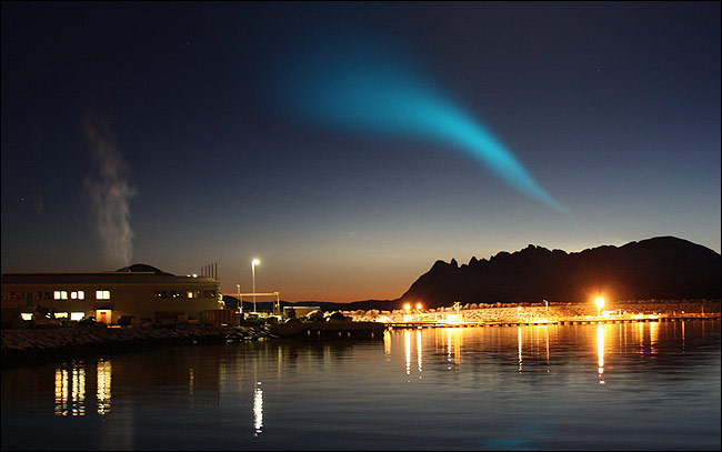 Het lichtfenomeen in de hemel boven Noorwegen